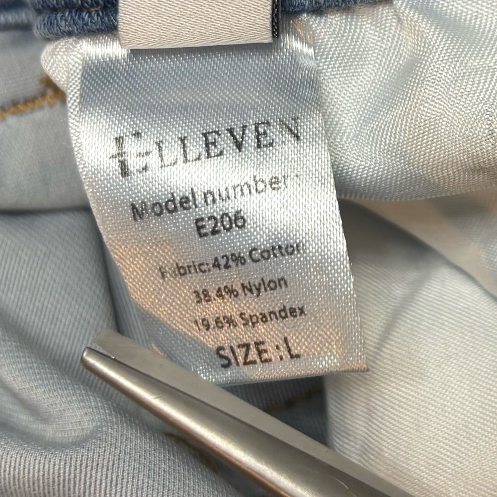 NWT Elleven Jeans Light Blue Loose Fit Straight Leg High Waisted Womens Large - Picture 6 of 16